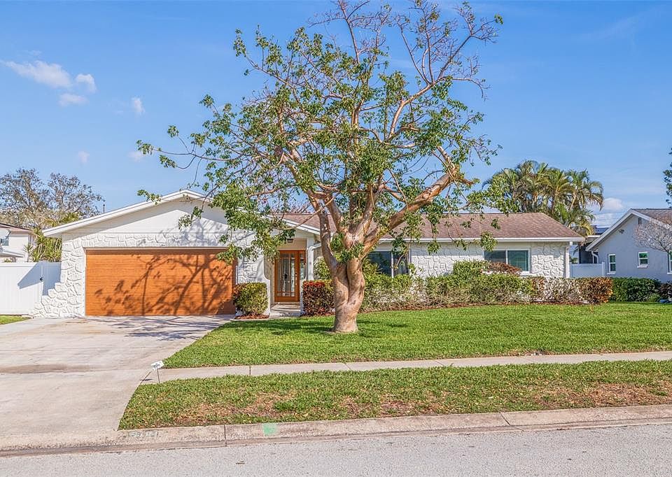 1st image of 6101 TANGLEWOOD DRIVE NE