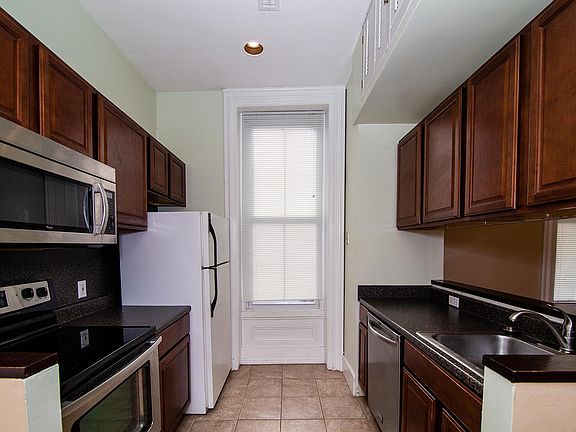 4th image of 306-08 S 13th St #11