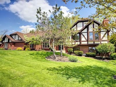 1884 Shore Dr, Bellbrook, OH, 45305