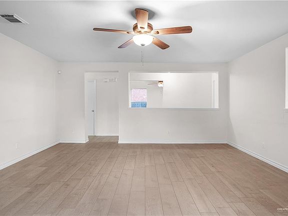 4th image of 2409 Fuentes Dr