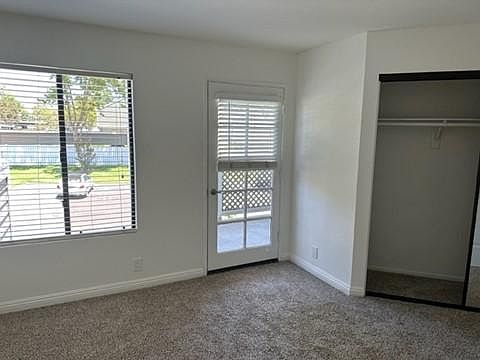 3rd image of 3 Clover Ln