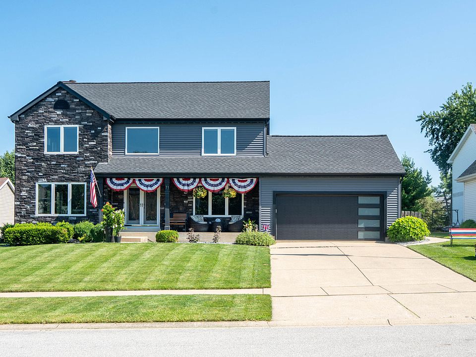 1st image of 71 Chateau Dr