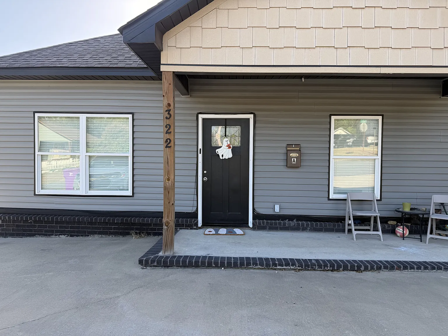 322 East Maple Street - A — Photo 1