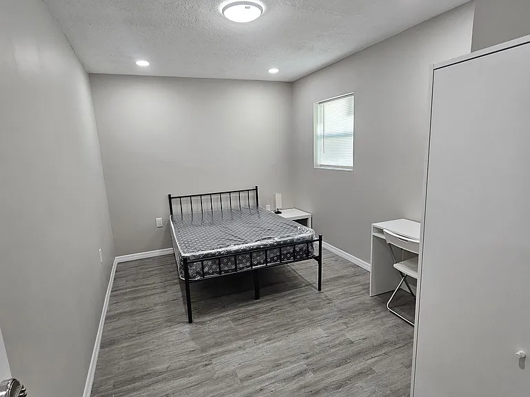 Otis Dr — Photo 1