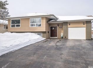 2425 15th Ave E, Prince Albert, SK S6V6H4