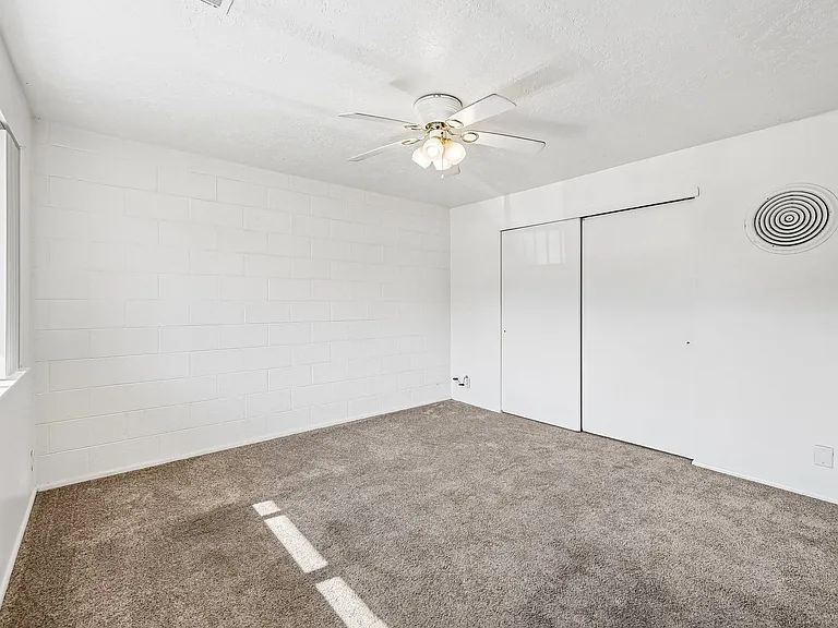 Grandview Manor — Photo 38