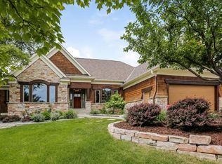 5921 Ridge Creek Rd, Shoreview, MN 55126