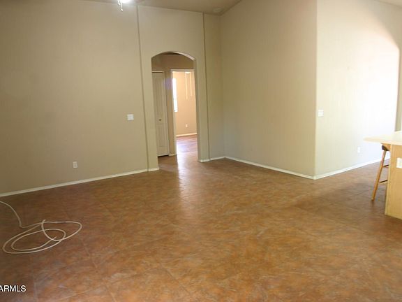 4th image of 6221 W Illini St