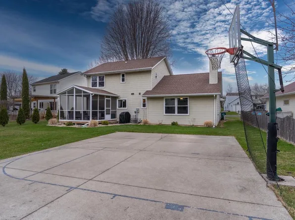 5805 Black Walnut Drive, Mcfarland, WI 53558