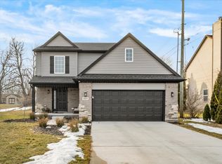 9805 Newburgh Rd, Livonia, MI 48150