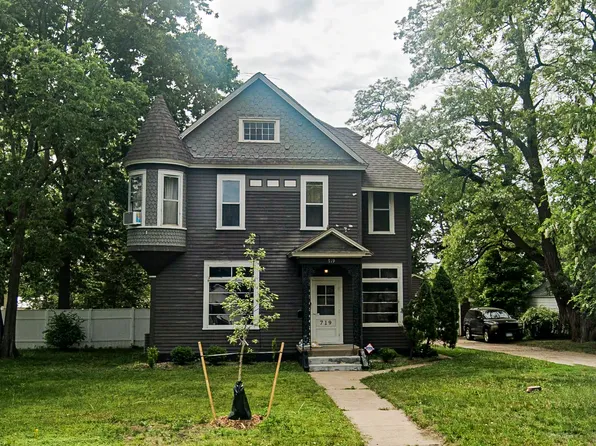 719 Summit Ave, Saint Paul Park, MN 55071