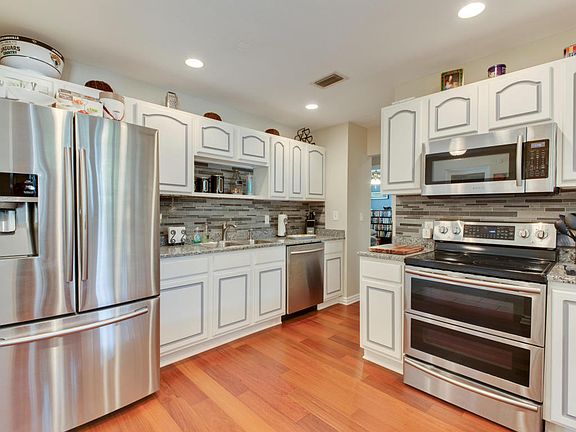 3rd image of 2804 Elisa Dr E