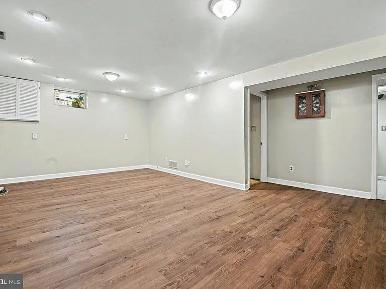 7804 Stafford Hill Ct — Photo 18