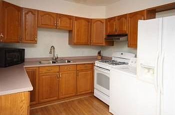4th image of 103 N Meadow Dr