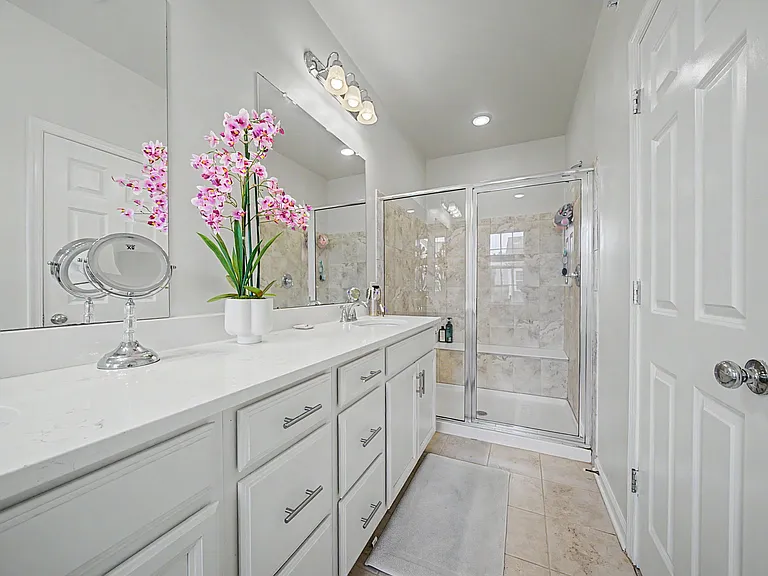 161 Wesmont Dr — Photo 5