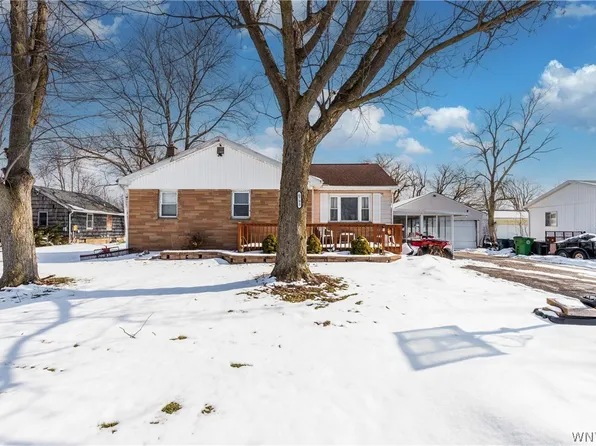 6795 Nash Rd, North Tonawanda, NY 14120