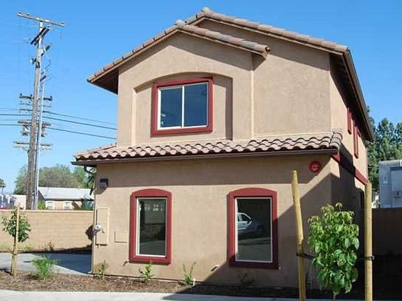 3rd image of 1072 Calle Las Palmas