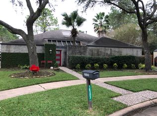 16203 Larkfield Dr, Houston, TX 77059