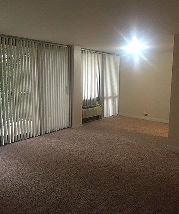 2nd image of 2941 S Michigan Ave APT 307