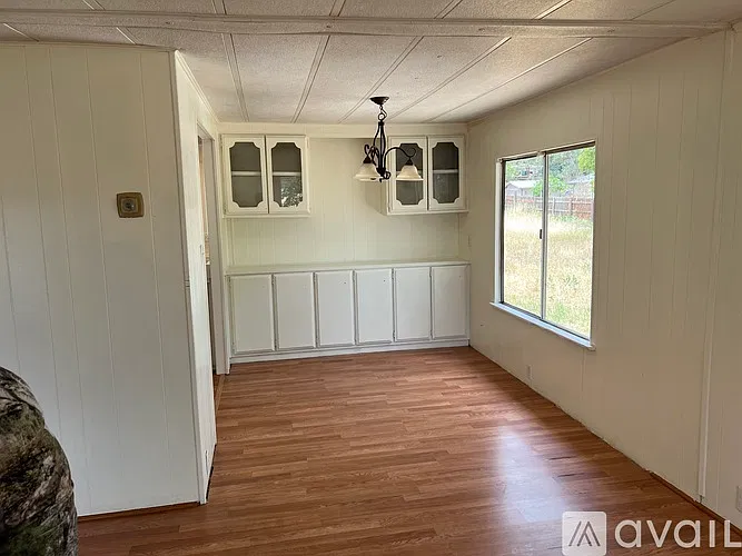 2 bed, 1600 sqft, $1,800 — Photo 4