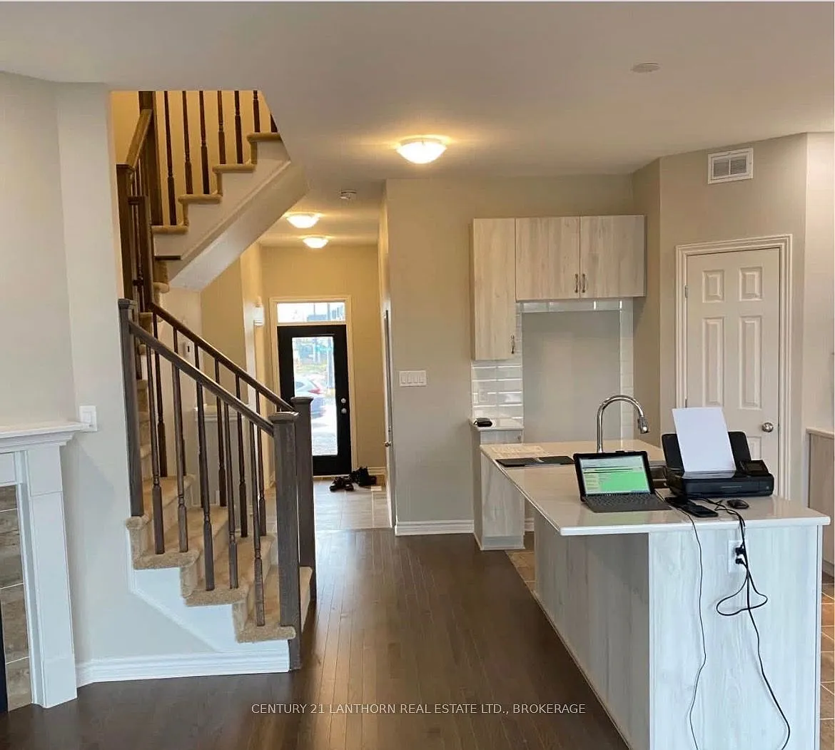 3 bed, $2,900 — Photo 1