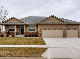 118 Balfour Dr, Norwalk, IA 50211
