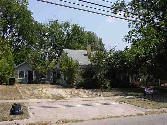 2nd image of 1117 N 1st St