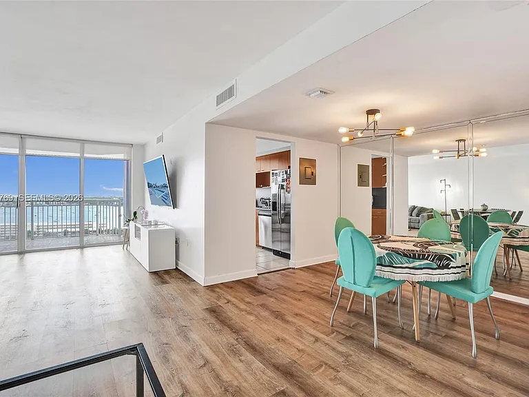 18021 Biscayne Blvd #1804 — Photo 7
