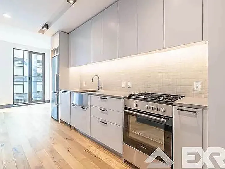 42-22 27th St #515 — Photo 2