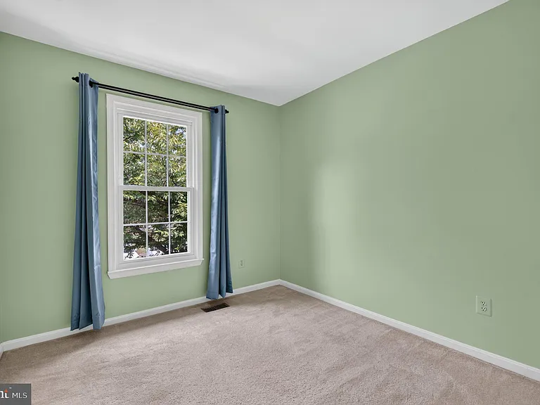 7259 Worsley Way — Photo 36