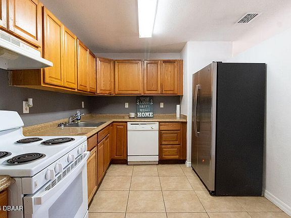 5th image of 425 N Lincoln St