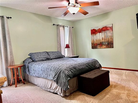 5th image of 140 E Nelson Cir