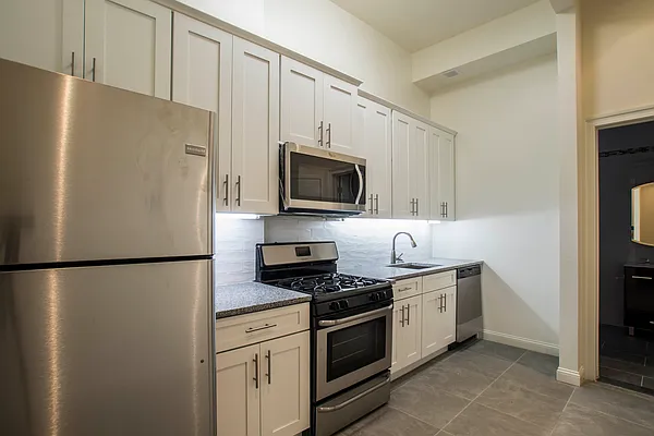 Rented by Cast Iron Real Estate | media 38