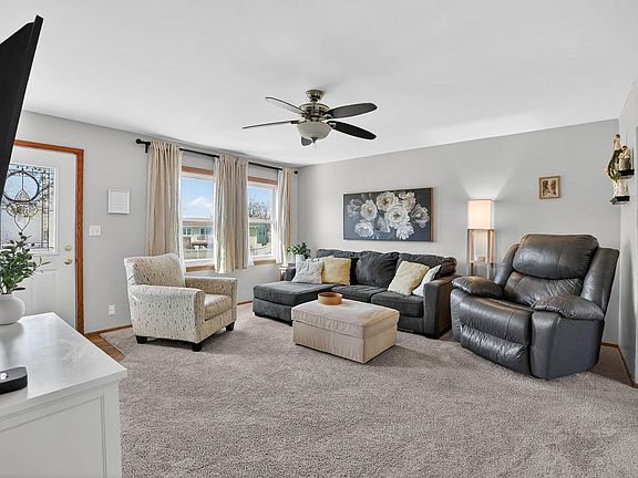 5th image of 1204 Sunnyside Cir