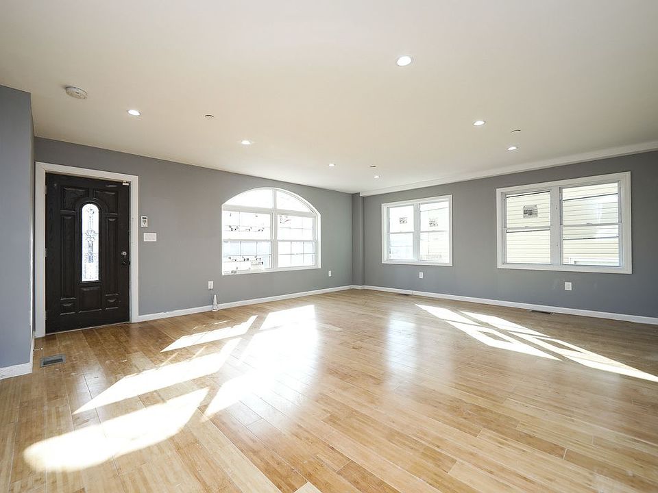 1st image of 14730 224th St