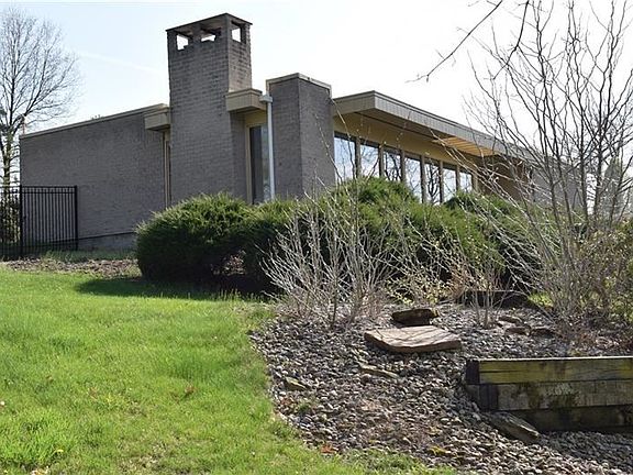 2nd image of 380 Claremont Dr