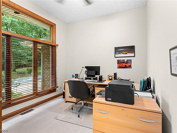 5th image of 2275 Hampton Ledges Dr