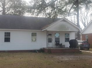 405 SE 2nd St, Snow Hill, NC 28580