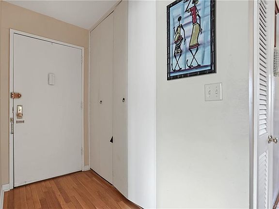 4th image of 37 Bon Aire Cir APT 8112