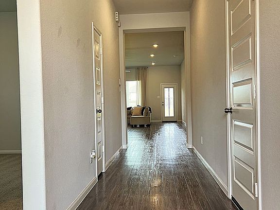 2nd image of 3040 Chestnut Ln