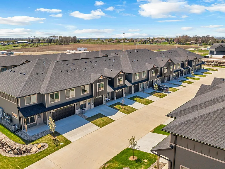 Sunrise Creek Townhomes — Photo 12