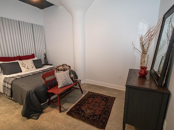 2nd image of 206 North Ave #304