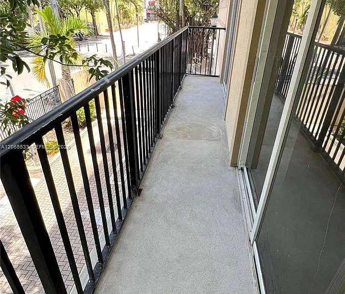 909 SW 15th Ave #1 — Photo 12
