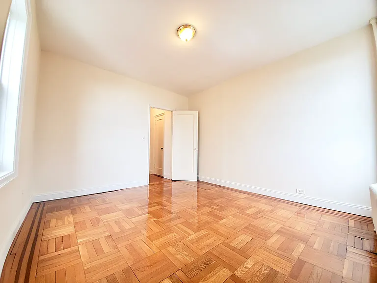 233 W 233rd St #5E — Photo 5