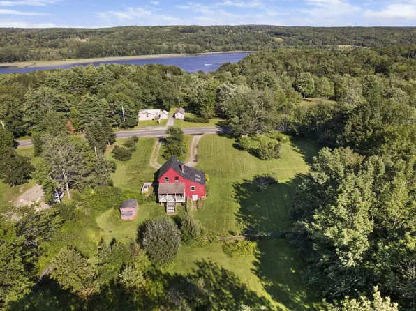 870 River Road, Richmond, ME 04357