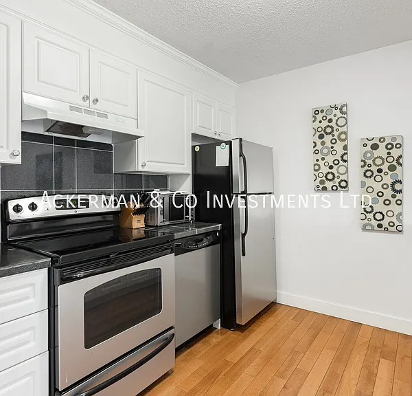 2163 Hamilton St #14 — Photo 16