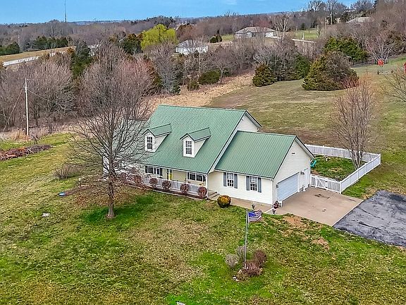 4th image of 1519 E 515th Road