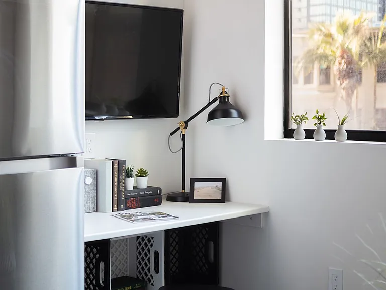 Ezabelle Apartments San Diego — Photo 32