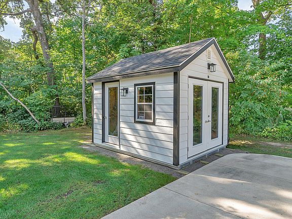 5th image of 1604 1st St N