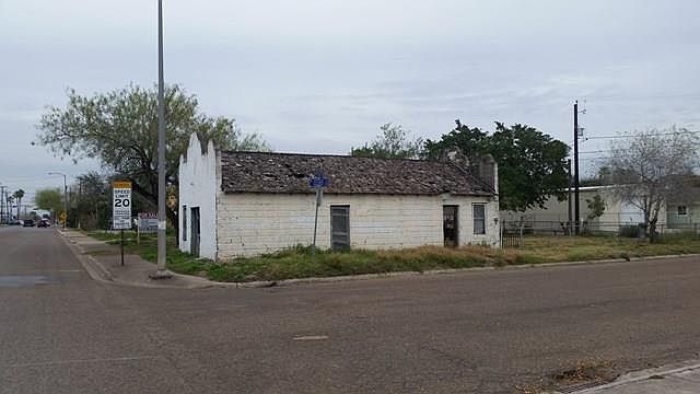 1st image of 215 W Pike Blvd